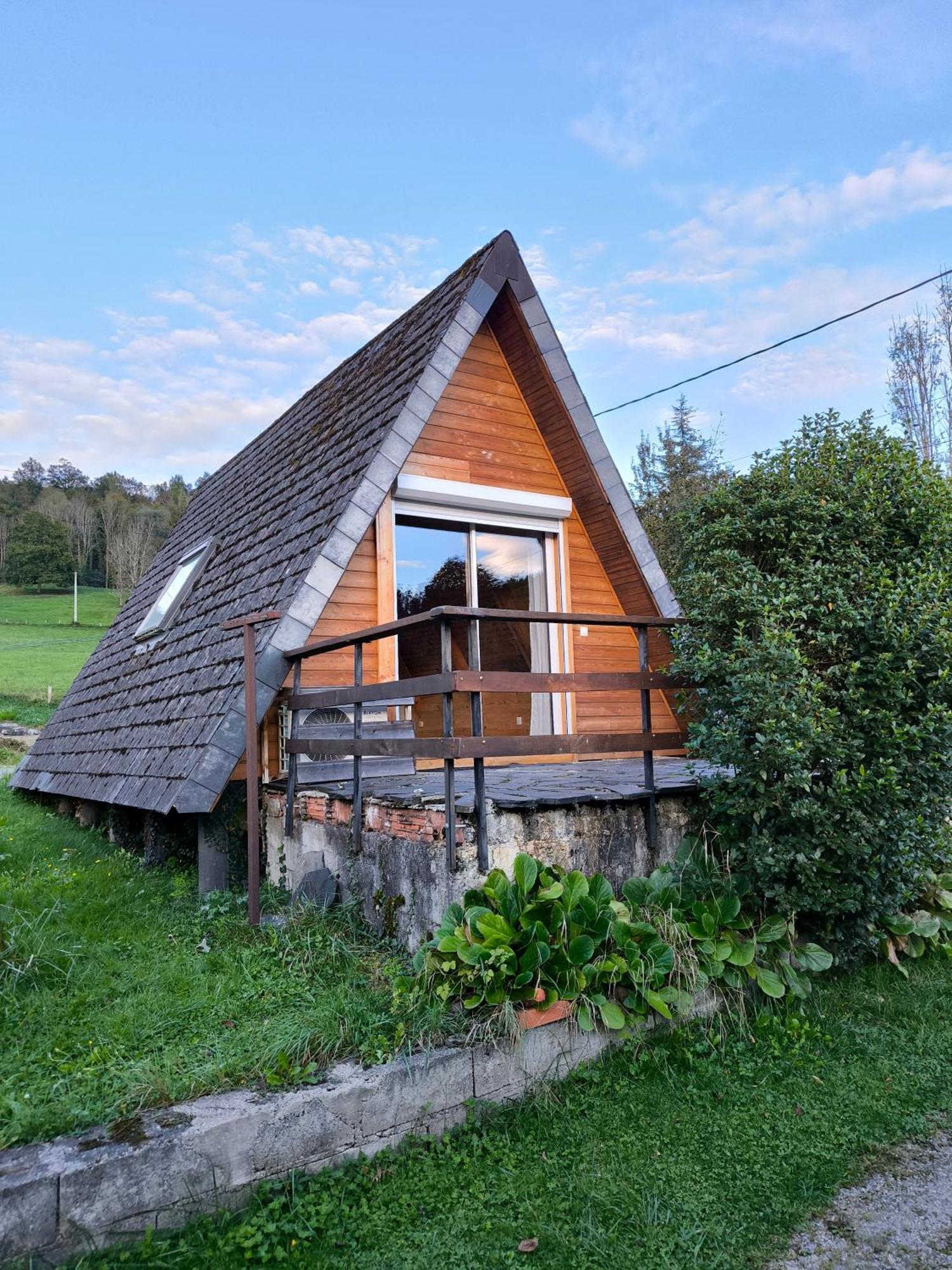 Petit Chalet Avec Terrasse Oust Exterior foto