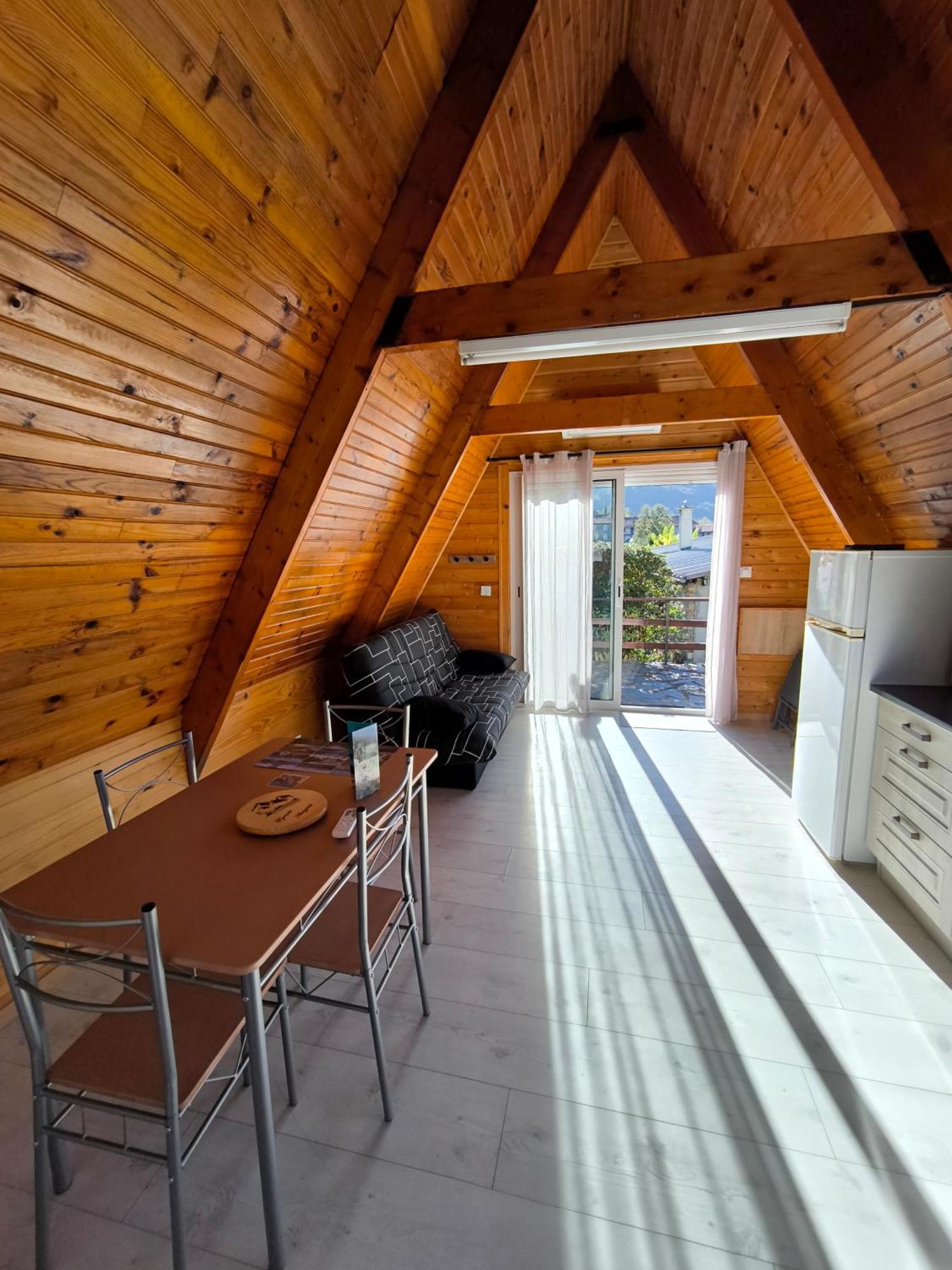 Petit Chalet Avec Terrasse Oust Zimmer foto