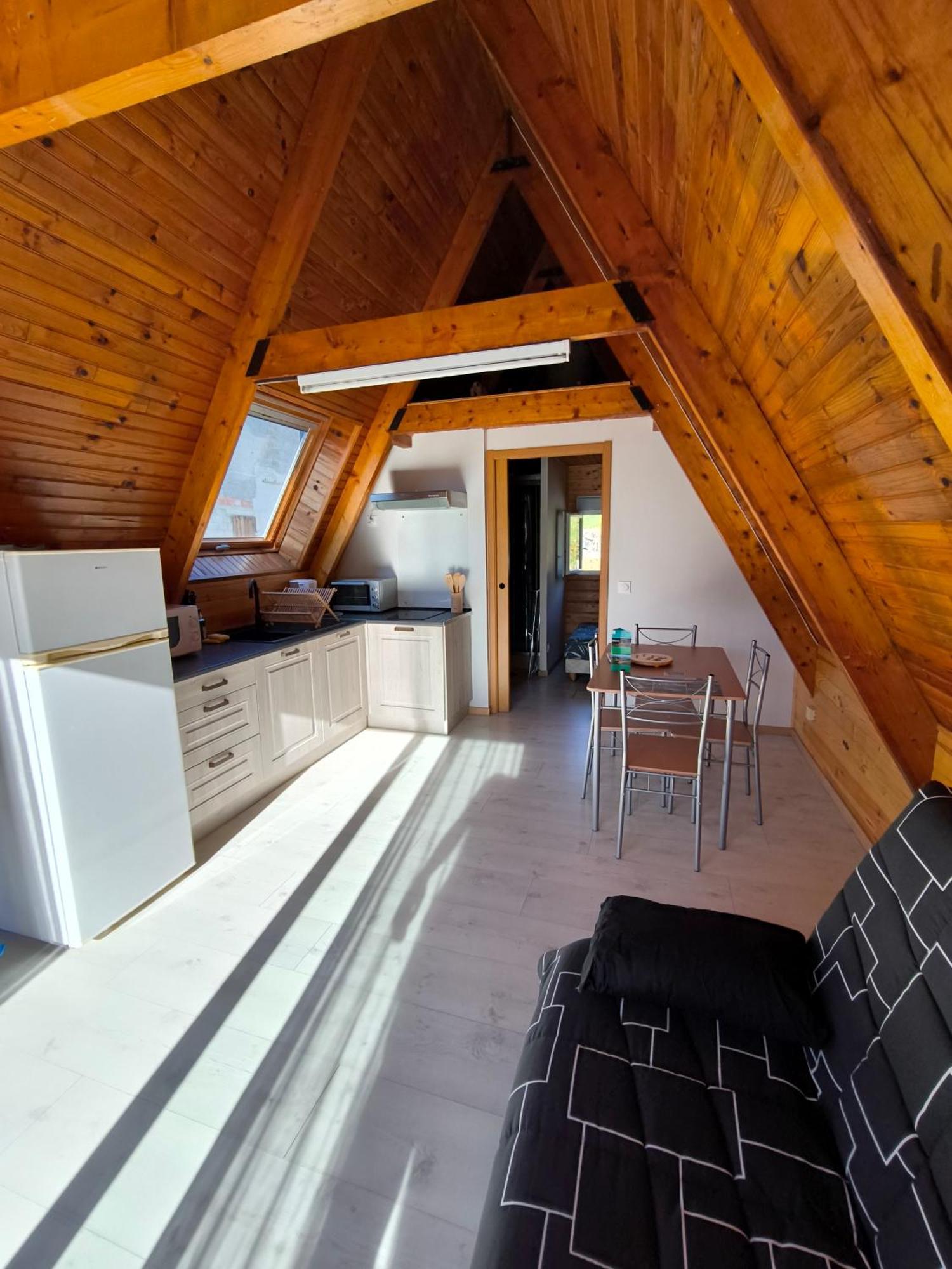 Petit Chalet Avec Terrasse Oust Zimmer foto